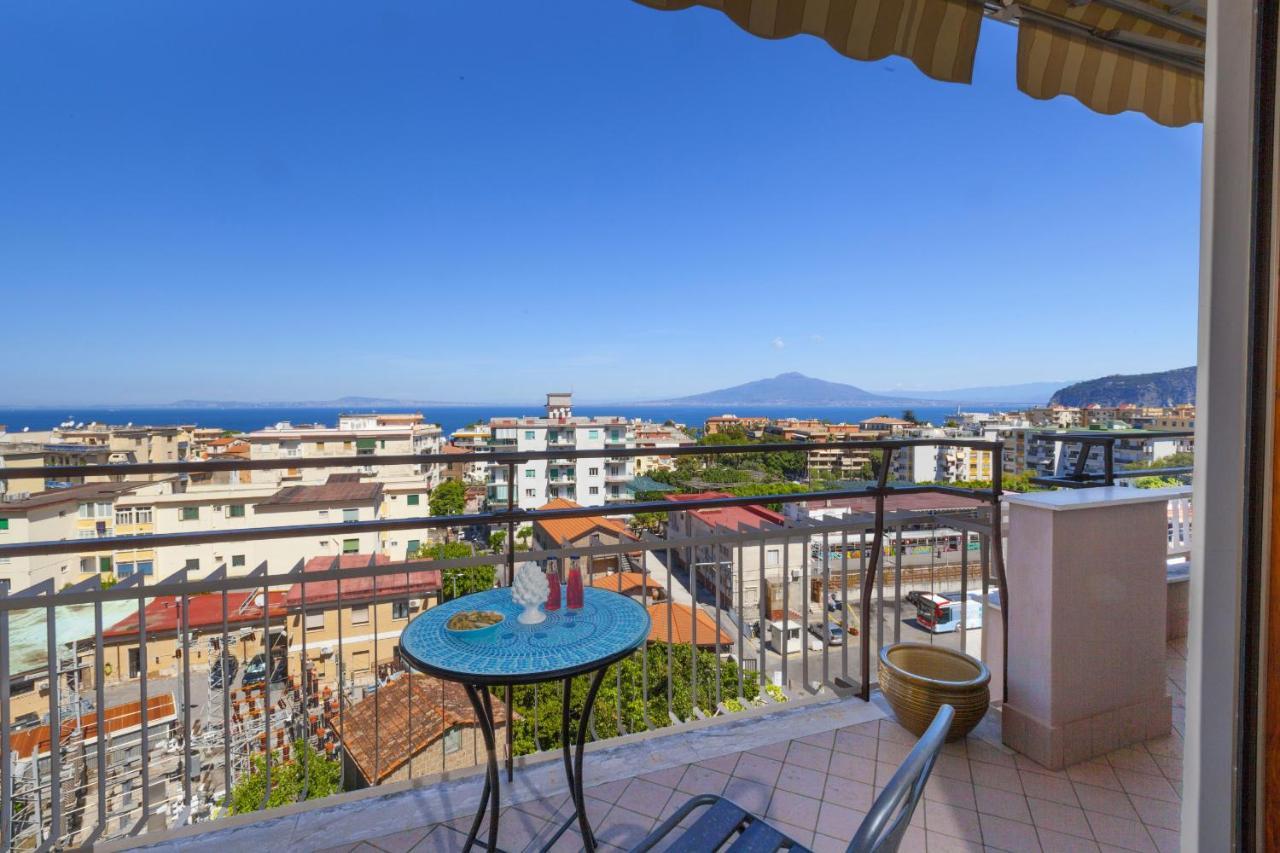 Amore Rentals - Appartamento Cielomare Сорренто Экстерьер фото